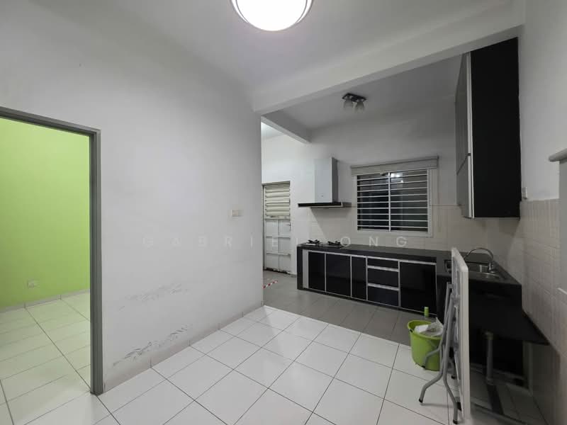 Rumah Teres 2-Tingkat untuk Dijual di Taman Setia Indah (Tebrau) - Gabriel Ong - Kitchen - PropertyGuru.com.my