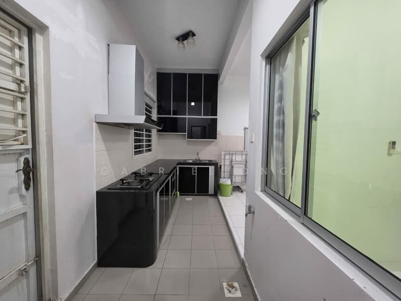 Rumah Teres 2-Tingkat untuk Dijual di Taman Setia Indah (Tebrau) - Gabriel Ong - Kitchen - PropertyGuru.com.my