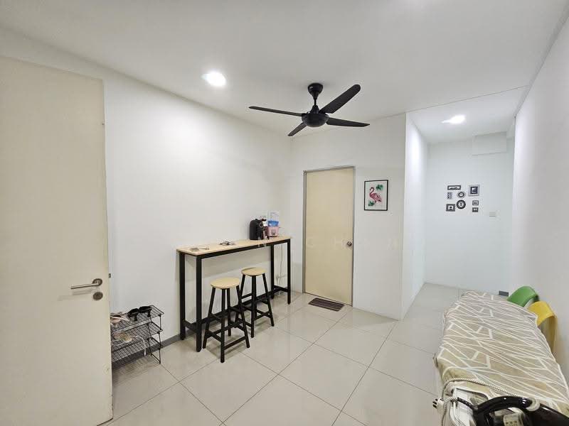 Kediaman Servis untuk Dijual di United Point (Residensi Berpadu) - Eason Chan - Interior - PropertyGuru.com.my