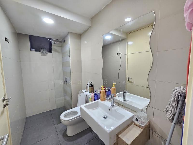 Kediaman Servis untuk Dijual di United Point (Residensi Berpadu) - Eason Chan - Bathroom - PropertyGuru.com.my