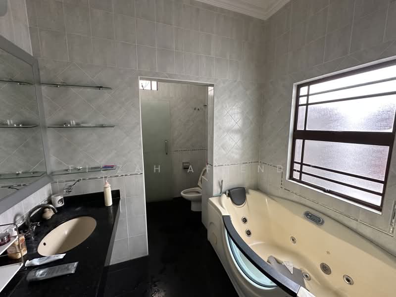 Rumah Teres 2-Tingkat untuk Dijual di Putra Heights (Subang Jaya) - Filzah Affendie - Bathroom - PropertyGuru.com.my