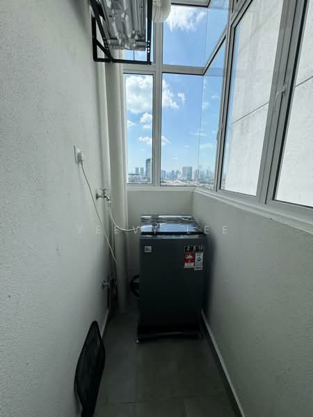 Kediaman Servis untuk Disewa di 121 Residences - Yeevy Lee - Balcony - PropertyGuru.com.my