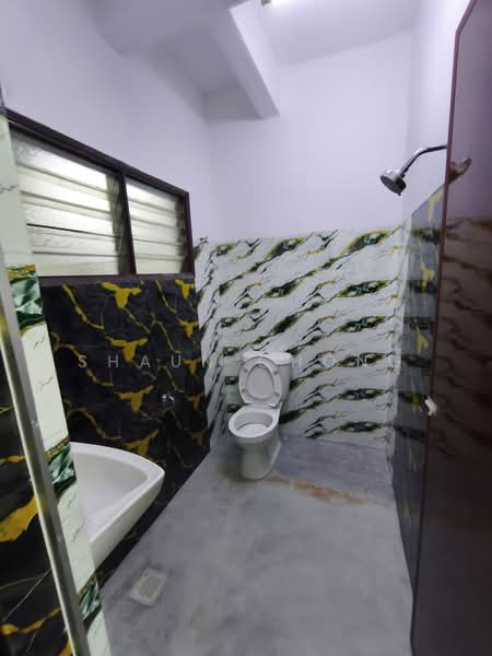 2-storey Terraced House for Rent in Taman Sri Kota (Kajang) - Shaun Chong - Bathroom - PropertyGuru.com.my