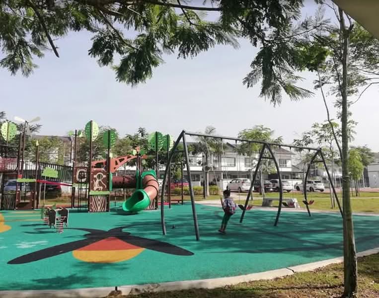 2-storey Terraced House for Sale in Bandar Puncak Alam (Puncak Alam) - Kenny Choo - Exterior - PropertyGuru.com.my