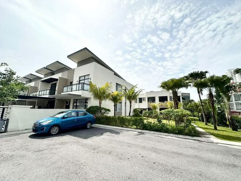 2-storey Terraced House for Rent in Central Park (Tampoi) - Jessica Ma - Exterior - PropertyGuru.com.my