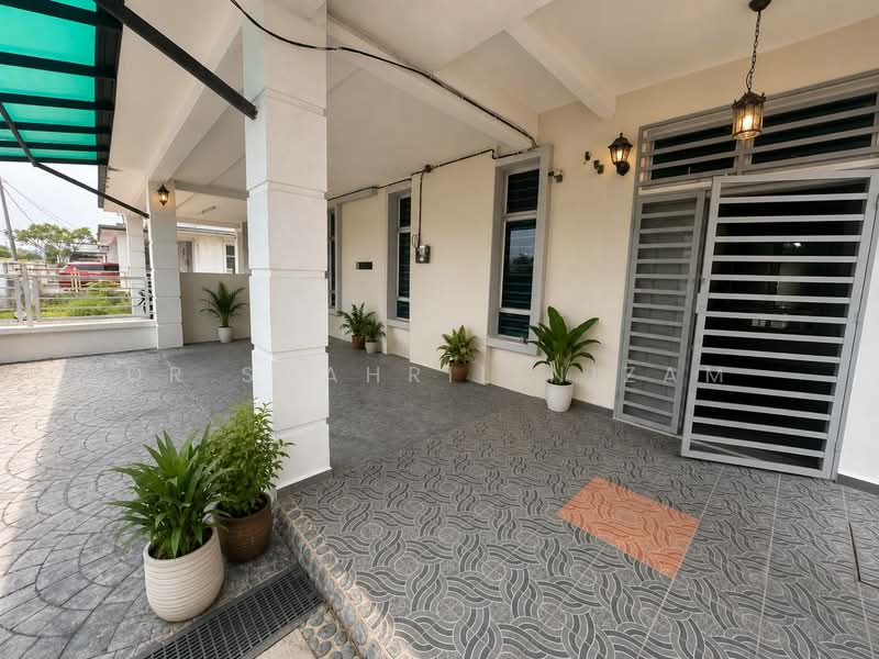 Rumah Kluster untuk Dijual di Bandar Saujana Putra (Jenjarom) - Dr Shahril Nizam - Exterior - PropertyGuru.com.my