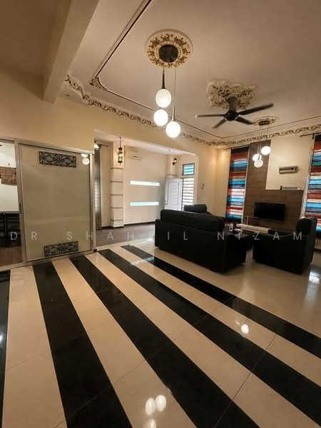 Rumah Kluster untuk Dijual di Bandar Saujana Putra (Jenjarom) - Dr Shahril Nizam - Living Room - PropertyGuru.com.my