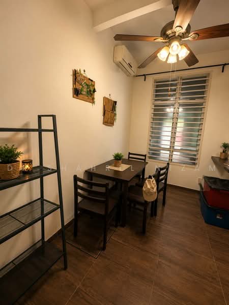 Rumah Kluster untuk Dijual di Bandar Saujana Putra (Jenjarom) - Dr Shahril Nizam - Dining Room - PropertyGuru.com.my