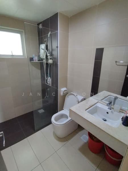 Service Residence for Sale at D'Tasek Residences (Tasek Impian) - Janice Yong - Bathroom - PropertyGuru.com.my