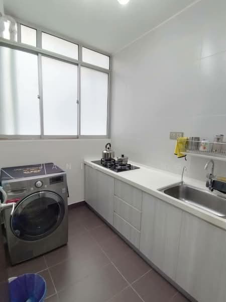 Service Residence for Sale at D'Tasek Residences (Tasek Impian) - Janice Yong - Kitchen - PropertyGuru.com.my