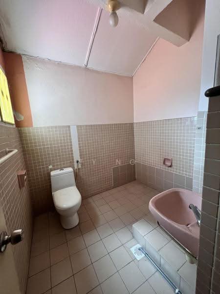 2-storey Terraced House for Sale in Subang Jaya (Selangor) - TY Ng - Bathroom - PropertyGuru.com.my