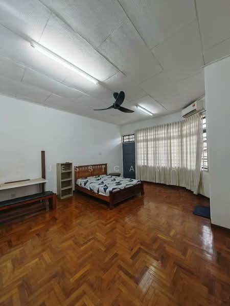 2-storey Terraced House for Rent in Taman Daya (Johor Bahru) - Jessica Ma - Bedroom - PropertyGuru.com.my