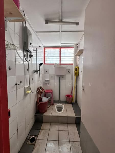 Rumah Teres 2.5-Tingkat untuk Dijual di Taman Sri Bintang (Kepong) - Alison Chiu - Bathroom - PropertyGuru.com.my