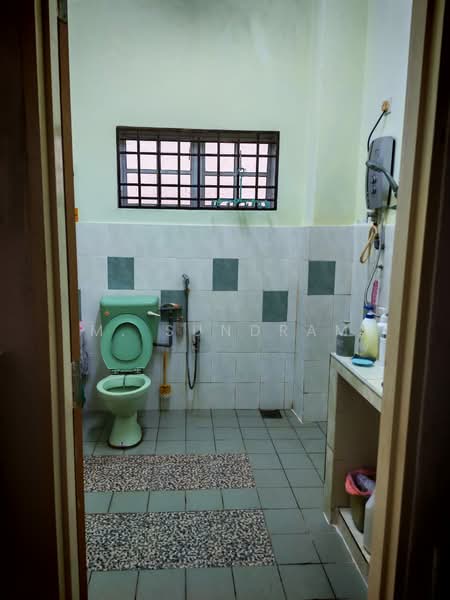 Rumah Berkembar untuk Dijual di Taman Mesra (Klang) - M. Sundram - Bathroom - PropertyGuru.com.my