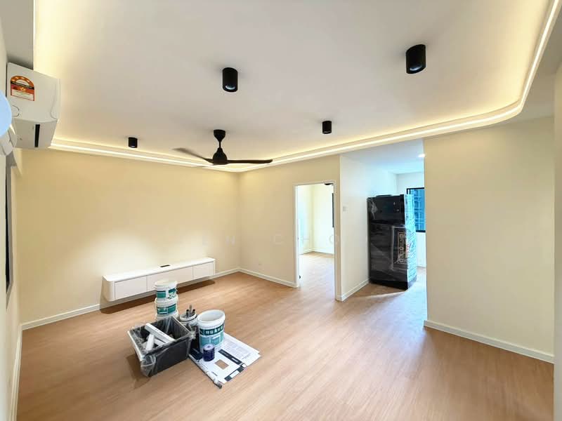 Pangsapuri untuk Dijual di Sri Ivori Apartment - Jen Choo - Living Room - PropertyGuru.com.my