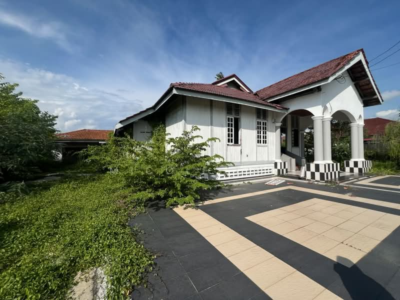 Bungalow House for Sale in Bandar Muar (Muar) - Micole Tan - PropertyGuru.com.my