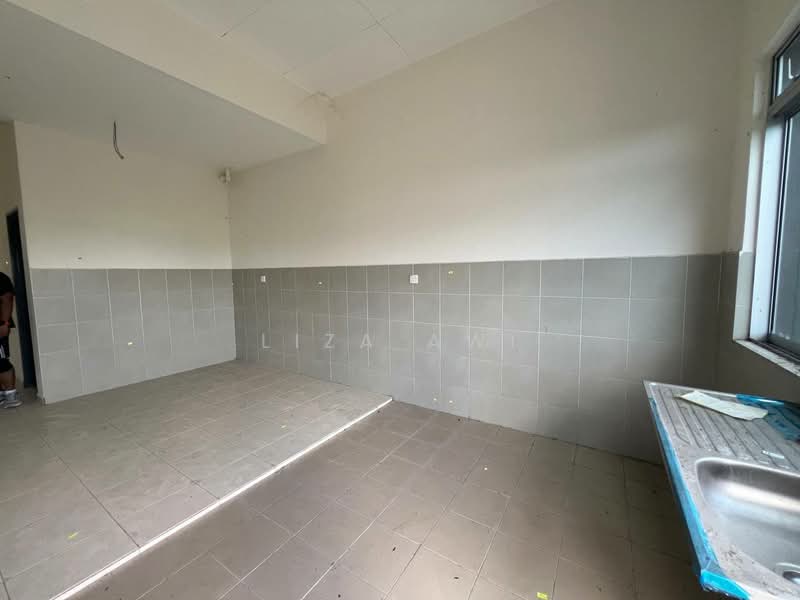 Rumah Berkembar untuk Dijual di Taman Srikandi (Telok Panglima Garang) - Liza Awi - Kitchen - PropertyGuru.com.my