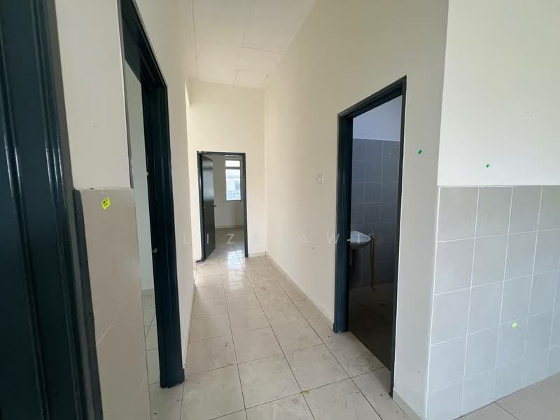 Rumah Berkembar untuk Dijual di Taman Srikandi (Telok Panglima Garang) - Liza Awi - Corridor - PropertyGuru.com.my
