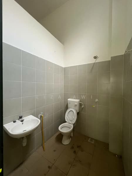 Rumah Berkembar untuk Dijual di Taman Srikandi (Telok Panglima Garang) - Liza Awi - Bathroom - PropertyGuru.com.my