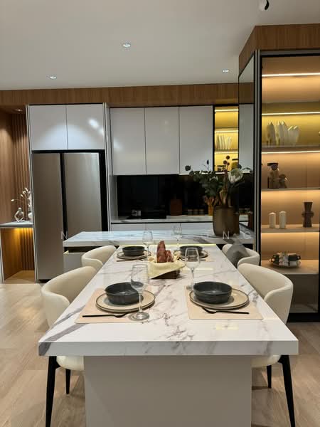 Kondominium untuk Dijual di Armani Avani Residence - Newton Ong - Dining Room - PropertyGuru.com.my