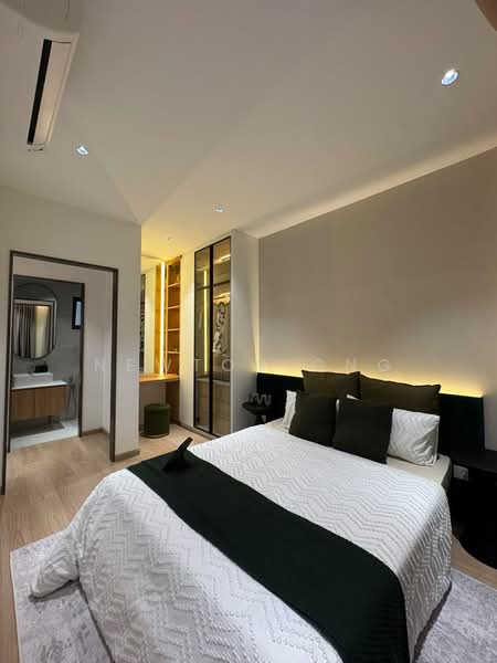 Kondominium untuk Dijual di Armani Avani Residence - Newton Ong - Bedroom - PropertyGuru.com.my