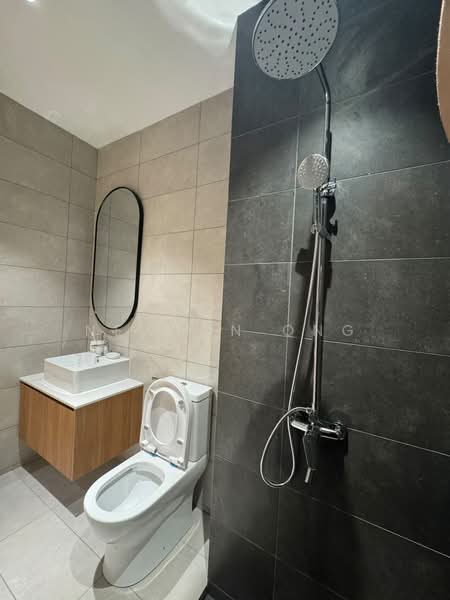 Kondominium untuk Dijual di Armani Avani Residence - Newton Ong - Bathroom - PropertyGuru.com.my