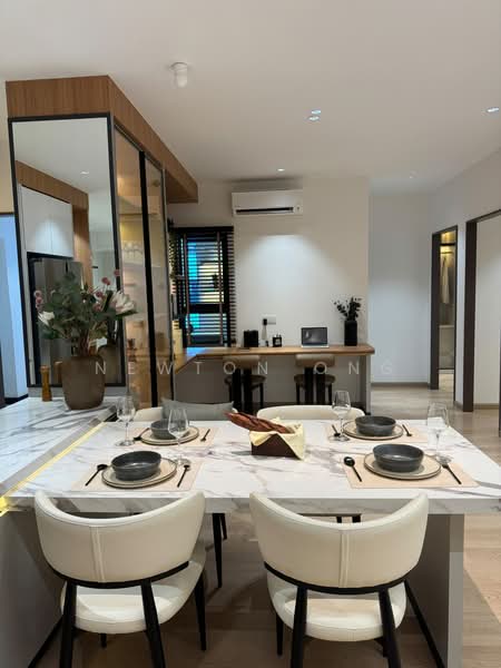 Kondominium untuk Dijual di Armani Avani Residence - Newton Ong - Dining Room - PropertyGuru.com.my