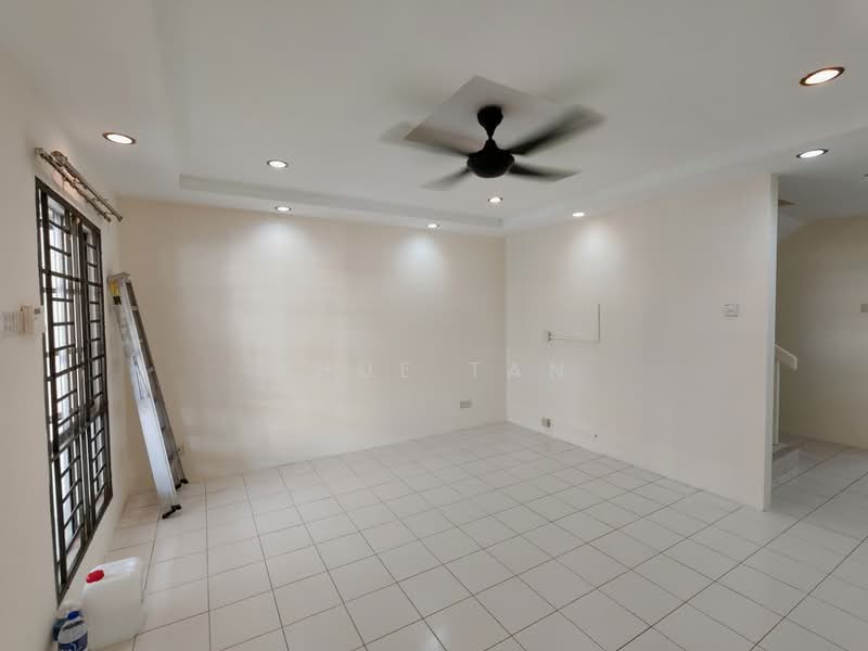 Rumah Teres 2-Tingkat untuk Dijual di Setia Alam (Selangor) - Shue Tan - Living Room - PropertyGuru.com.my