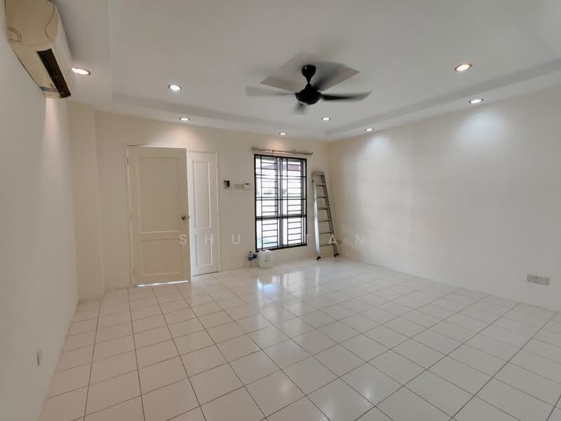 Rumah Teres 2-Tingkat untuk Dijual di Setia Alam (Selangor) - Shue Tan - Living Room - PropertyGuru.com.my