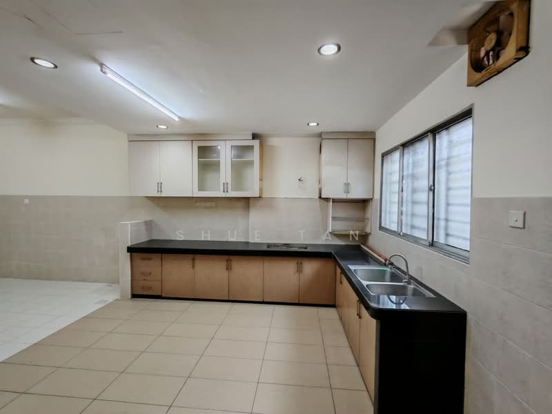 Rumah Teres 2-Tingkat untuk Dijual di Setia Alam (Selangor) - Shue Tan - Kitchen - PropertyGuru.com.my
