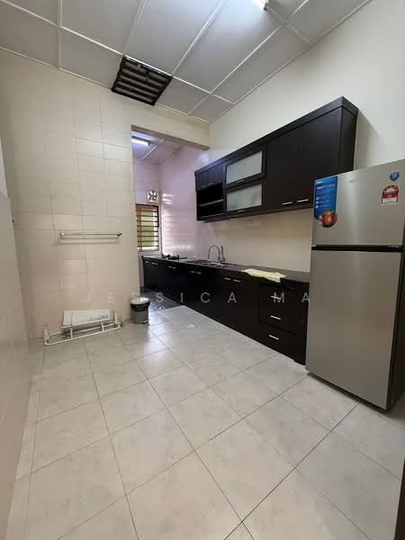 Rumah Teres 2-Tingkat untuk Disewa di Taman Pelangi Indah (Ulu Tiram) - Jessica Ma - Kitchen - PropertyGuru.com.my