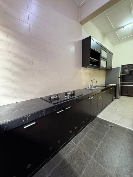 Rumah Teres 2-Tingkat untuk Disewa di Taman Pelangi Indah (Ulu Tiram) - Jessica Ma - Kitchen - PropertyGuru.com.my
