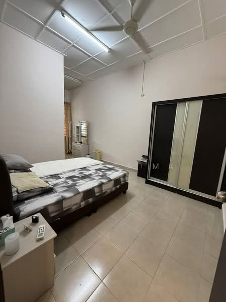 Rumah Teres 2-Tingkat untuk Disewa di Taman Pelangi Indah (Ulu Tiram) - Jessica Ma - Bedroom - PropertyGuru.com.my