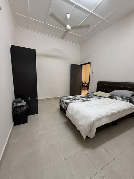 Rumah Teres 2-Tingkat untuk Disewa di Taman Pelangi Indah (Ulu Tiram) - Jessica Ma - Bedroom - PropertyGuru.com.my