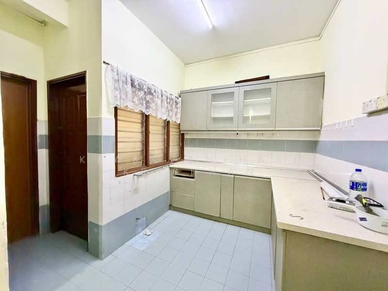 2-storey Terraced House for Sale in Usj 14 (Subang Jaya) - Keasavan Hari Krishnan - Kitchen - PropertyGuru.com.my