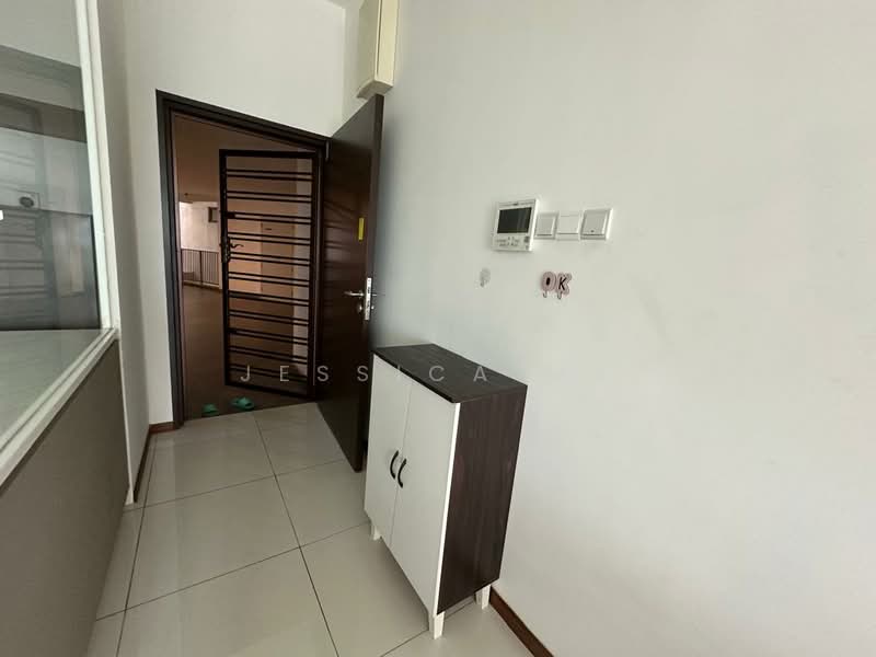 Kediaman Servis untuk Disewa di Crescent Bay Suites (Teluk Bayu) - Jessica Ma - Entrance - PropertyGuru.com.my