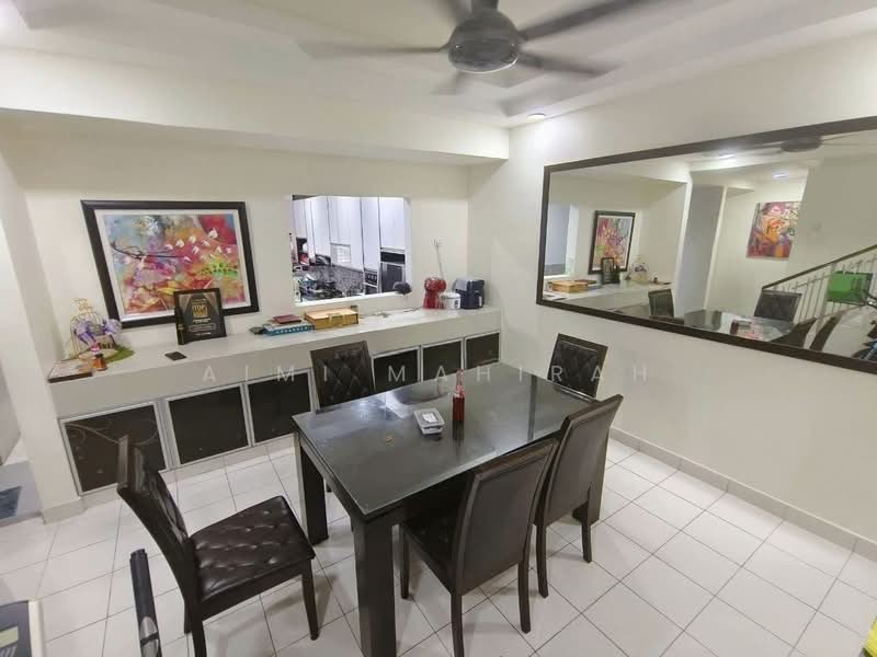 Rumah Teres 2.5-Tingkat untuk Dijual di Taman Puncak Saujana (Kajang) - Aimi Mahirah - Dining Room - PropertyGuru.com.my