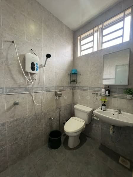 Terraced House for Rent in Taman Seri juru (Juru) - Quinn Loh - Bathroom - PropertyGuru.com.my