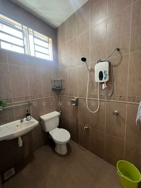 Terraced House for Rent in Taman Seri juru (Juru) - Quinn Loh - Bathroom - PropertyGuru.com.my