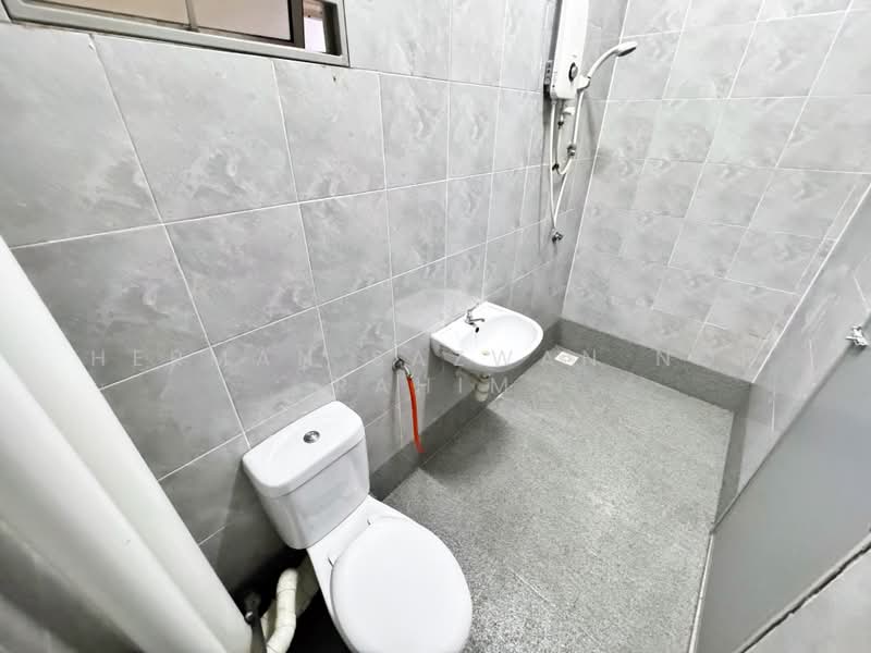 Pangsapuri untuk Disewa di Vesta View - Herman Sazwan Nor Rahim - Bathroom - PropertyGuru.com.my
