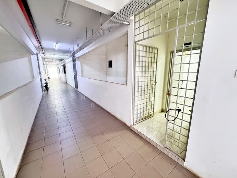 Pangsapuri untuk Disewa di Vesta View - Herman Sazwan Nor Rahim - Corridor - PropertyGuru.com.my