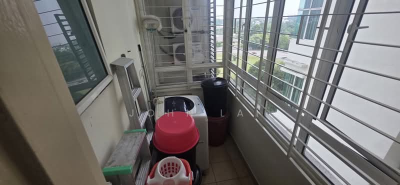 Kediaman Servis untuk Dijual di Subang Olives Residence - John Lai - Balcony - PropertyGuru.com.my