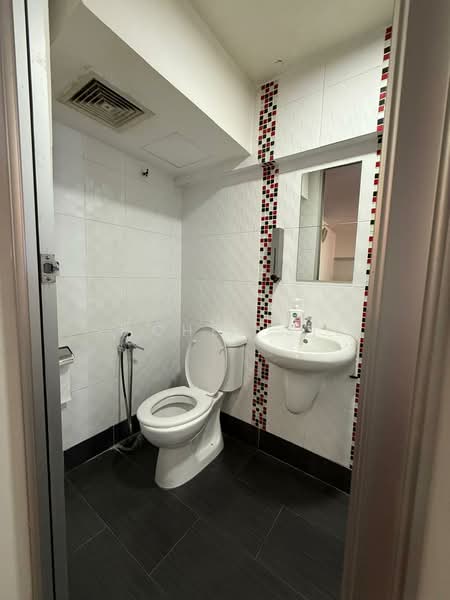 Pejabat untuk Disewa di Subang Jaya (Selangor) - Rachel Sie - Bathroom - PropertyGuru.com.my
