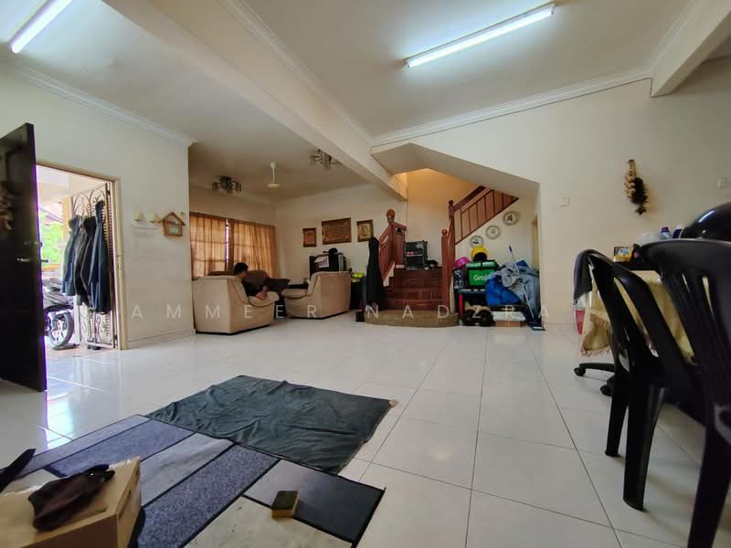 2-storey Terraced House for Sale in Alam Damai (Cheras) - Ammeer Nadzrai - Living Room - PropertyGuru.com.my