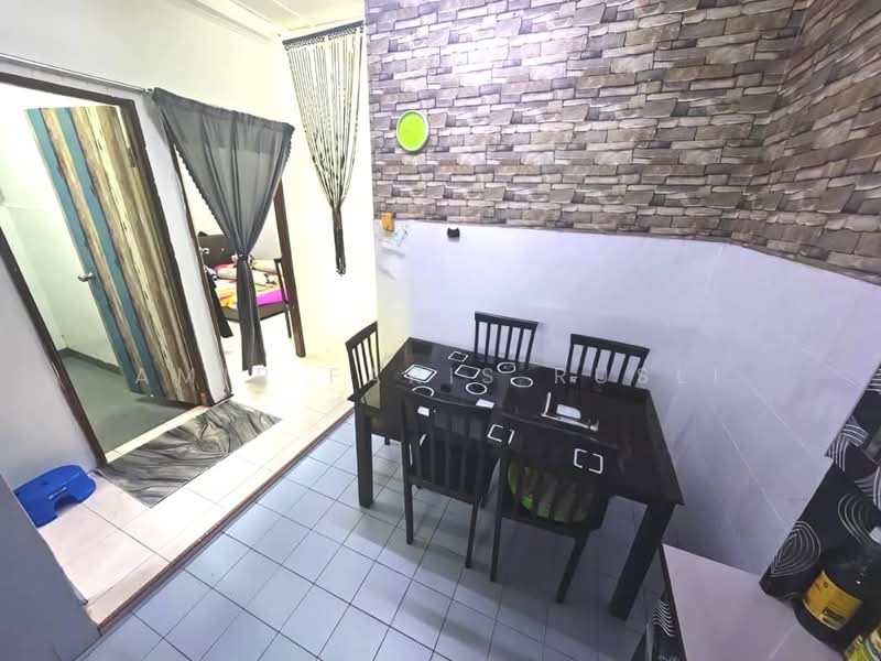 1-storey Terraced House for Sale in Taman Putri Kulai (Kulai) - Amir Faris Rusli - Dining Room - PropertyGuru.com.my