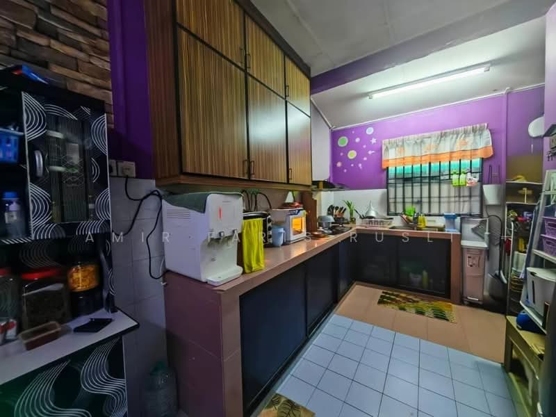 1-storey Terraced House for Sale in Taman Putri Kulai (Kulai) - Amir Faris Rusli - Kitchen - PropertyGuru.com.my