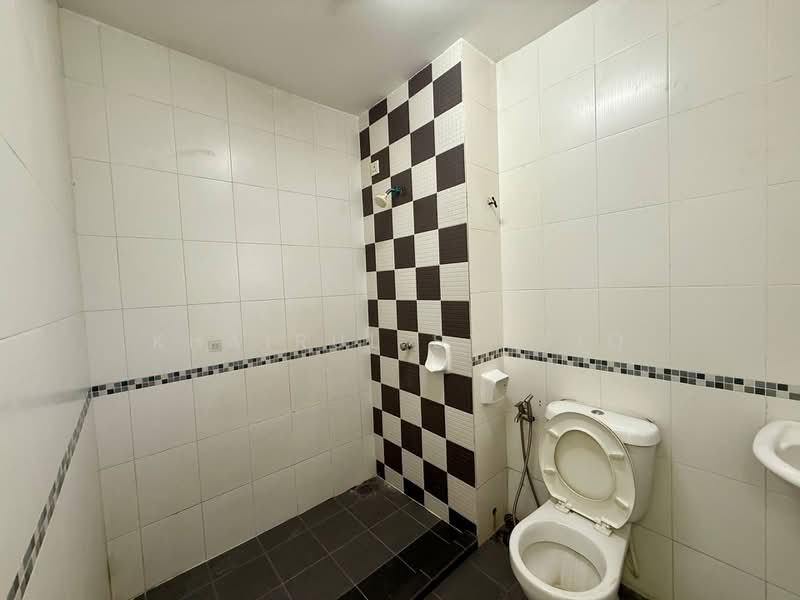 Terraced House for Sale in Aman Putri (Sungai Buloh) - Khairul Syafiq - Bathroom - PropertyGuru.com.my