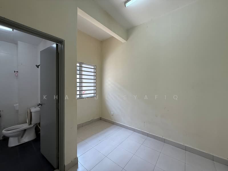 Terraced House for Sale in Aman Putri (Sungai Buloh) - Khairul Syafiq - Bathroom - PropertyGuru.com.my
