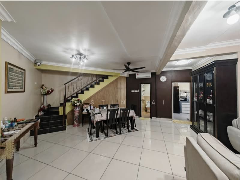 Kondominium untuk Dijual di Sri Suajaya Condominium - Justin Lai - Living Room - PropertyGuru.com.my