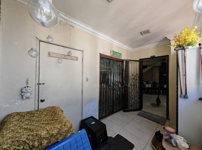 Kondominium untuk Dijual di Sri Suajaya Condominium - Justin Lai - Entrance - PropertyGuru.com.my